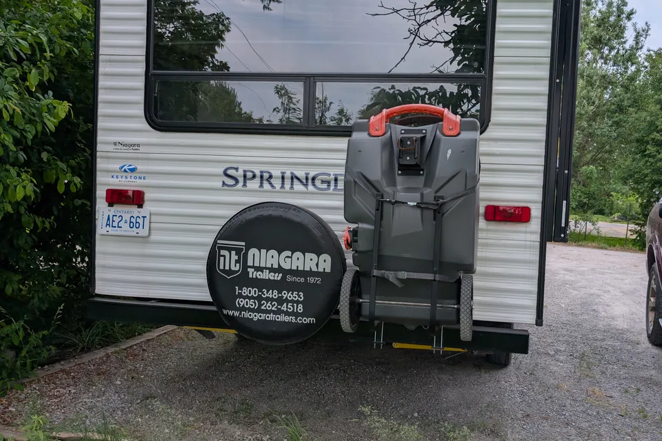 Clean and Complete Springdale 220RD Travel Trailer