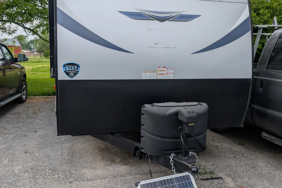 Clean and Complete Springdale 220RD Travel Trailer