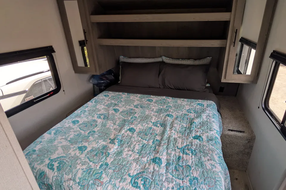 Clean and Complete Springdale 220RD Travel Trailer