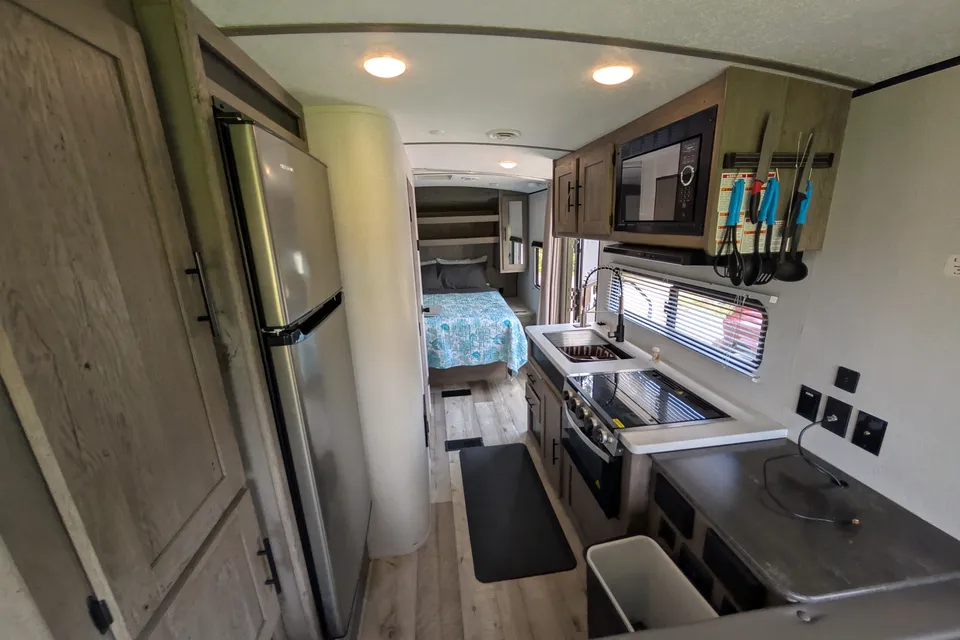 Clean and Complete Springdale 220RD Travel Trailer