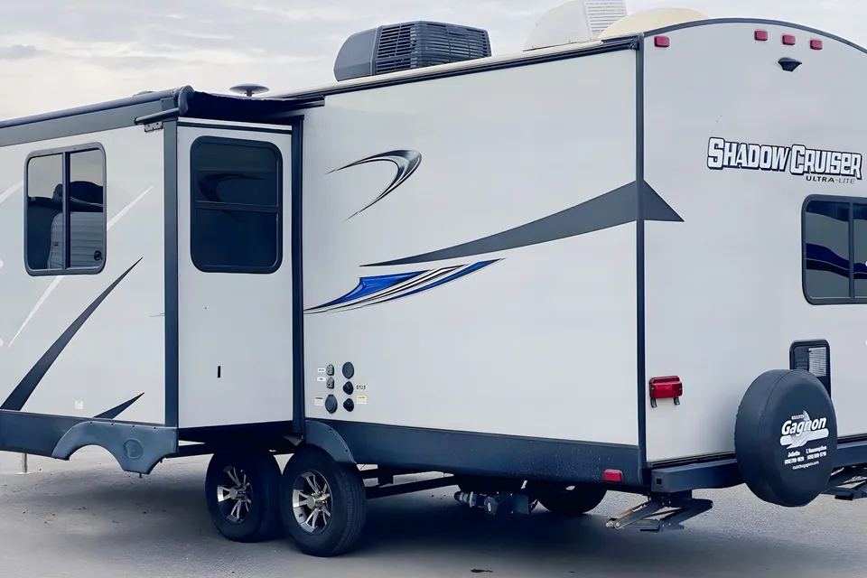 Joel's Shadow Cruiser 24BHS Travel Trailer
