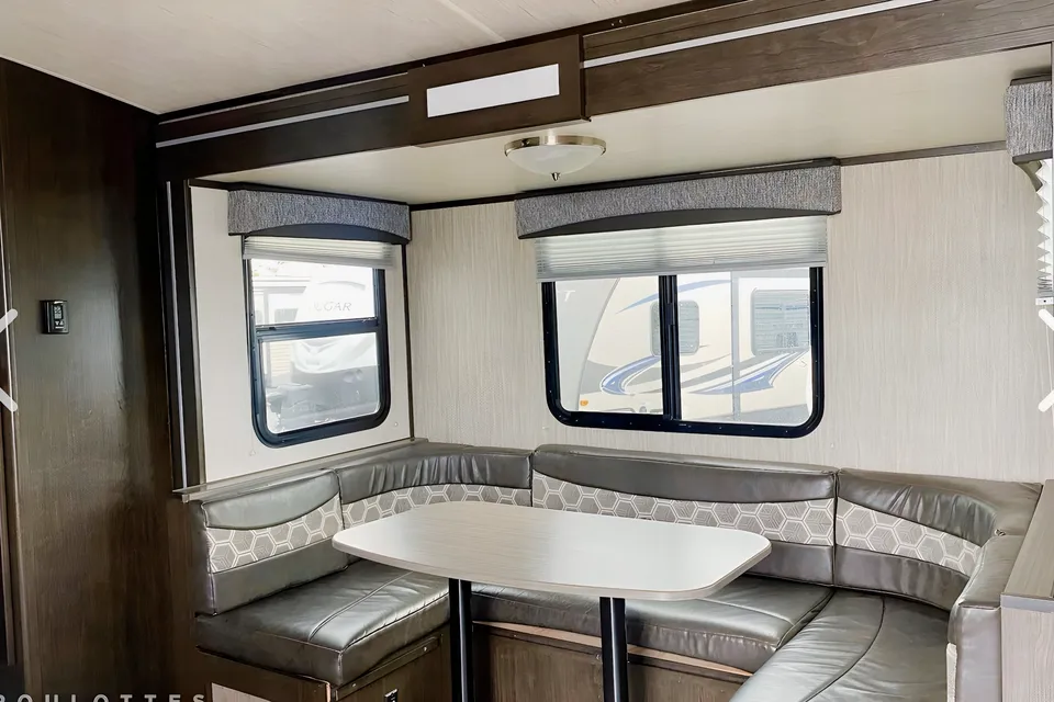 Joel's Shadow Cruiser 24BHS Travel Trailer