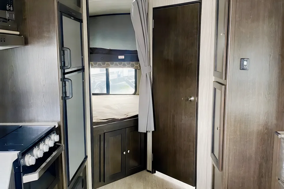 Joel's Shadow Cruiser 24BHS Travel Trailer