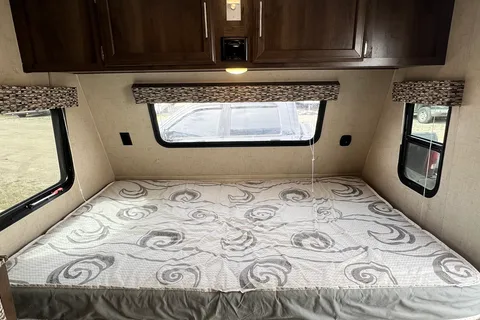 ⭐ Jing’s EasyTow Family View 181BH