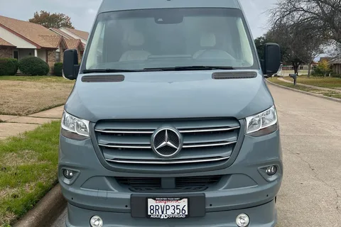 Luxury Class B Sprinter Van