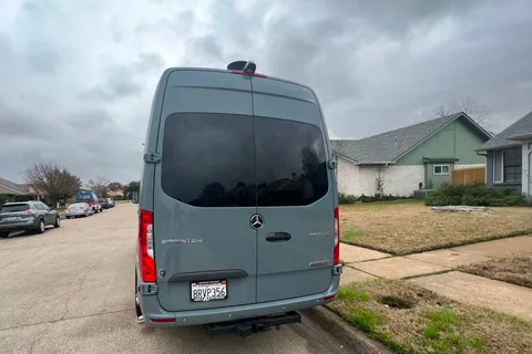 Luxury Class B Sprinter Van