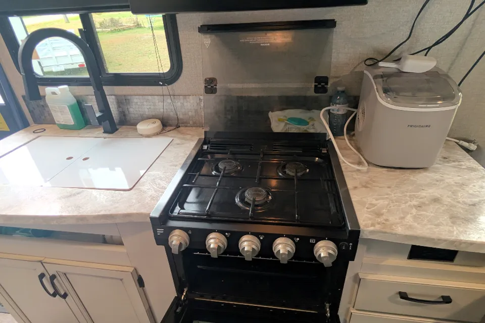 Steve's Jayco Feather light x213 Travel Trailer