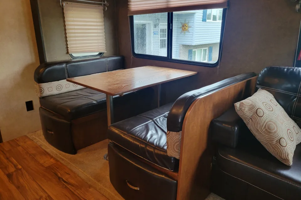 Forest River BHS312 Trailer