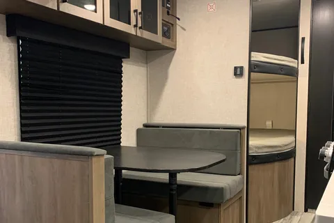 Family Friendly! 2025 Jayco 260bh Travel Trailer With Solar!