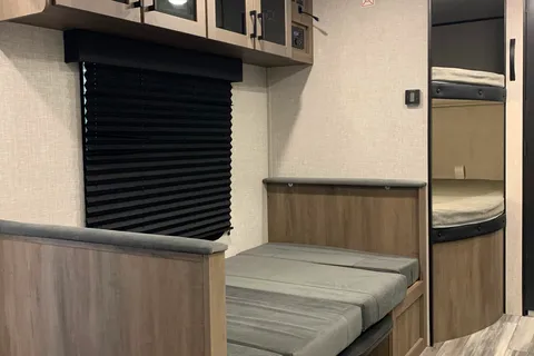 Family Friendly! 2025 Jayco 260bh Travel Trailer With Solar!