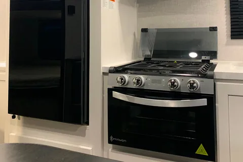 Family Friendly! 2025 Jayco 260bh Travel Trailer With Solar!