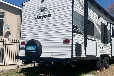 Family Friendly! 2025 Jayco 260bh Travel Trailer With Solar!