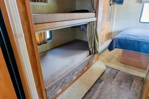 Winnebago Access 31J Classe C