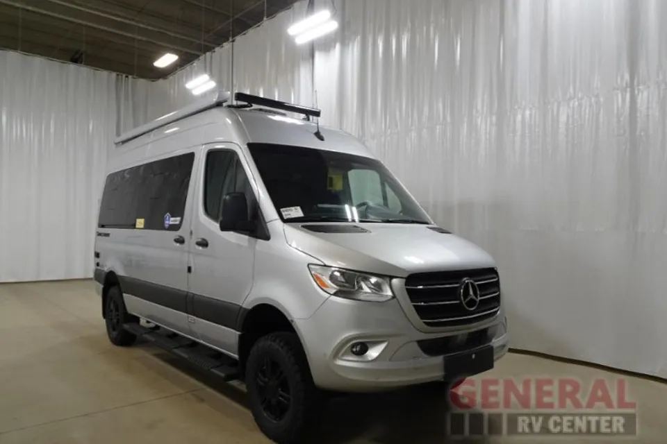Mercedes Benz - Thor Motor Coach Sanctuary Class B