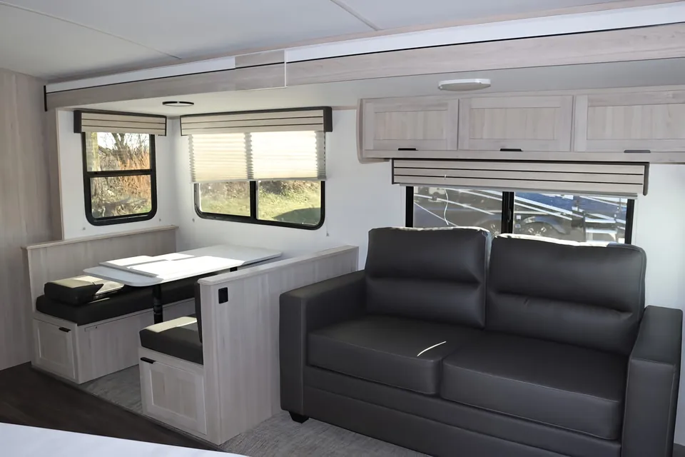 Better Days  Shadow Cruiser  280QBS Travel Trailer