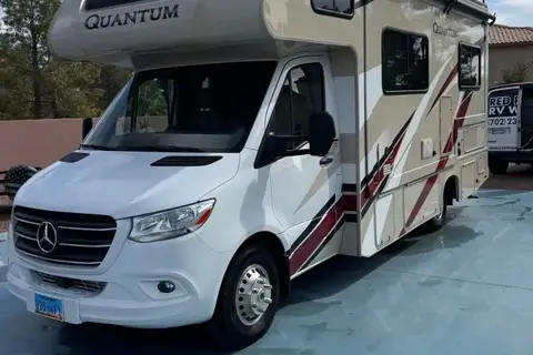 Crimson Falcon RV: Thor Motor Coach Quantum Class C