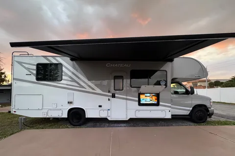 2026 Thor Chateau - Luxury | Smart home | Solar | Hitch ready