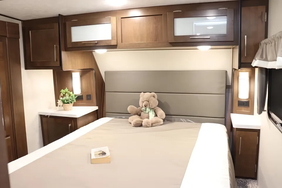 Executive luxury Crusader 29BB 5th WheeL