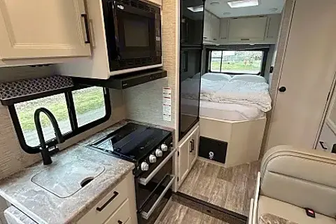 New 2024 Thor Chateau Class C 24ft. - FREE PRIVATE SHUTTLE - Knut - 