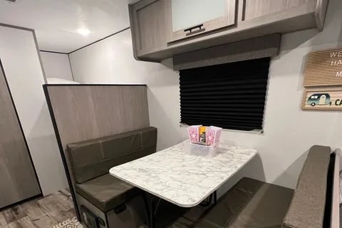 Alex's Coleman 17b Travel Trailer