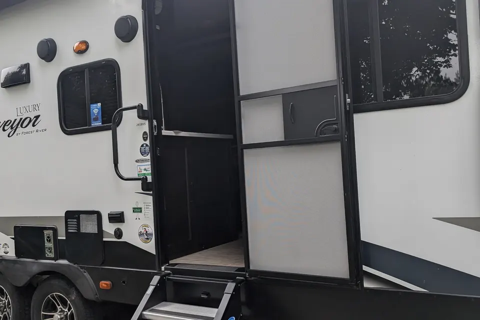 Jocyln's Forest River Surveyor 2 (2021) Travel Trailer