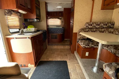 Jacob's Forest River 2450cd Class C