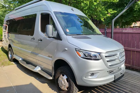 TitoToys 2 "SilverFox" (2022 Midwest Design MD4 4X4 Patriot)
