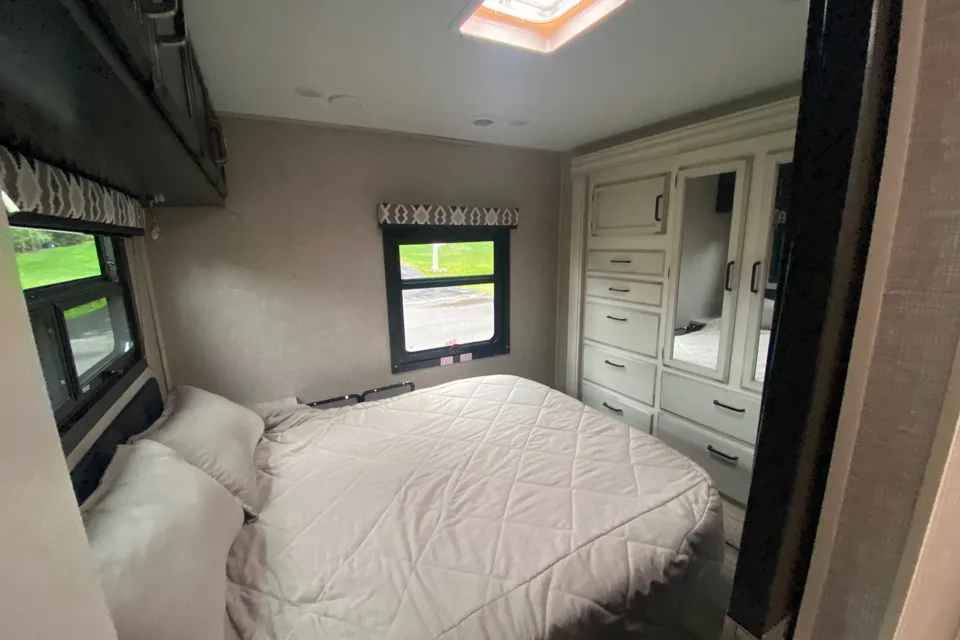 Jayco Redhawk 31F Class C - experienced driver-30 day minimum