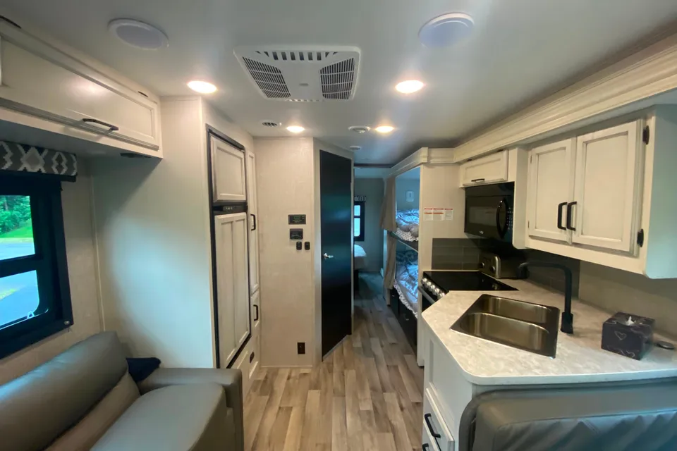 Jayco Redhawk 31F Class C - experienced driver-30 day minimum