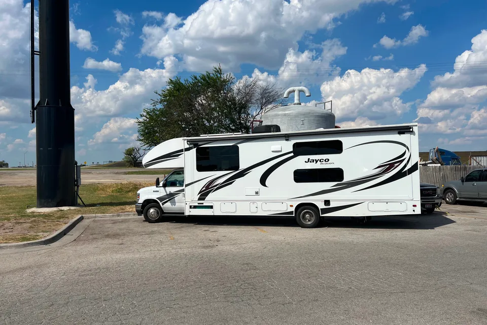 Jayco Redhawk 31F Class C - experienced driver-30 day minimum