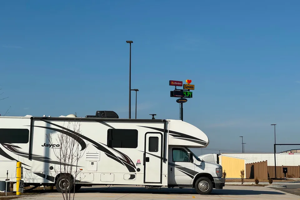 Jayco Redhawk 31F Class C - experienced driver-30 day minimum