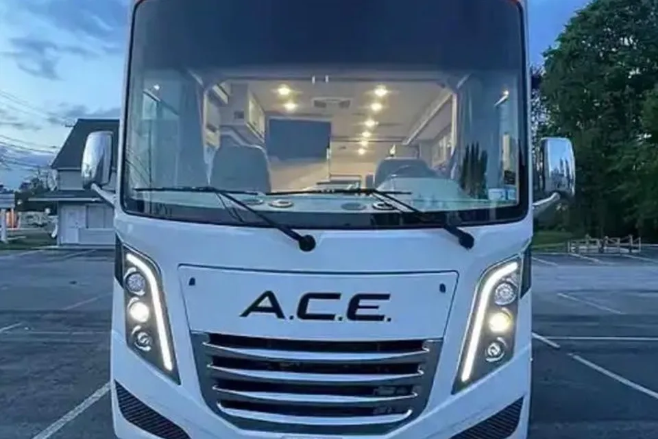 fischer's Thor Motor Coach 29D Class A