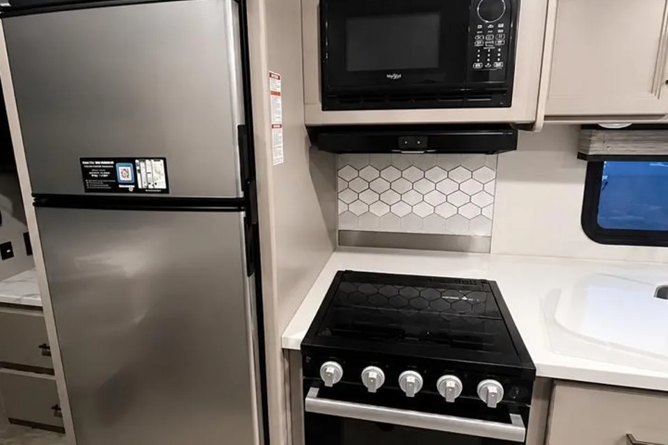 fischer's Thor Motor Coach 29D Class A