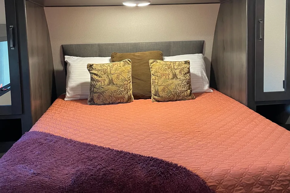 Fireside RV Memory Maker – Family Bunkhouse