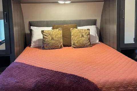 Fireside RV Memory Maker – Family Bunkhouse