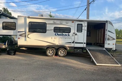 Keystone Outback Toy Hauler Series M-230, RV