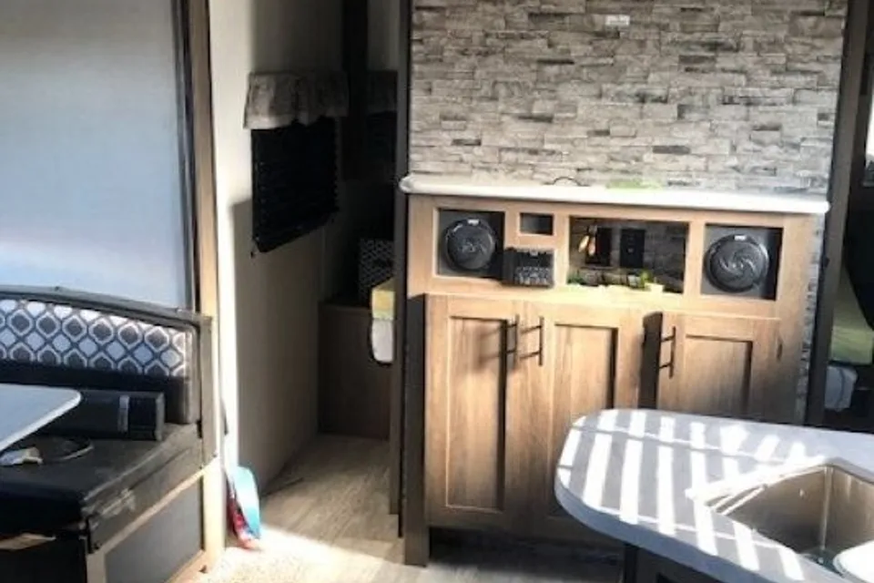 Tim's Avenger 24BHS Travel Trailer