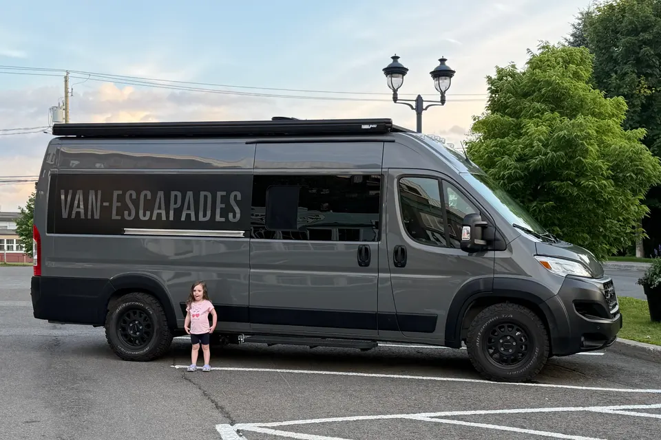Van-Escapades 25-003 - Promaster 4 places