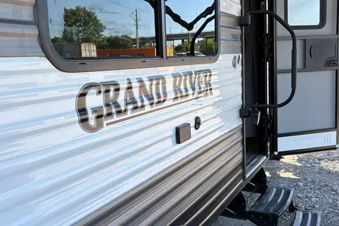 FAMILY Grand River 25BH Travel Trailer