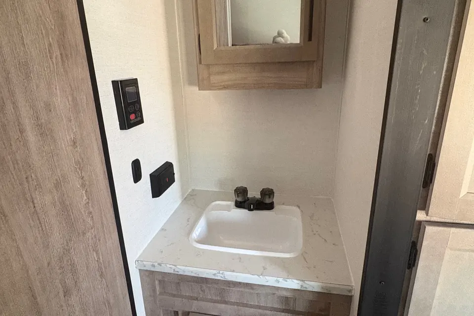 FAMILY Grand River 25BH Travel Trailer