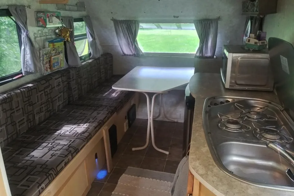 Cozy 2014 Prolite Plus S Travel Trailer - Light Weight!