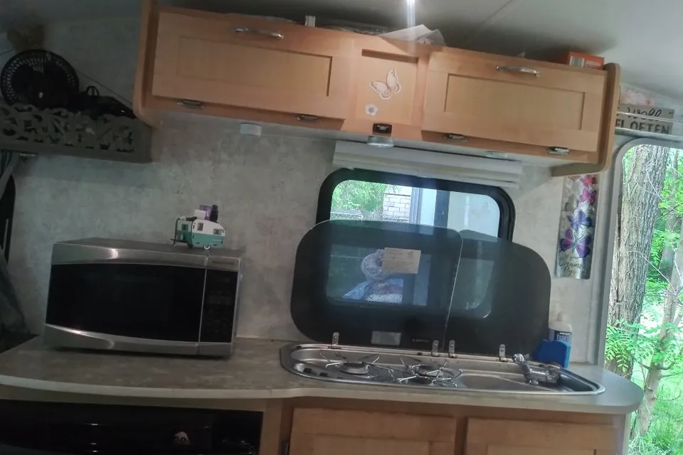 Cozy 2014 Prolite Plus S Travel Trailer - Light Weight!