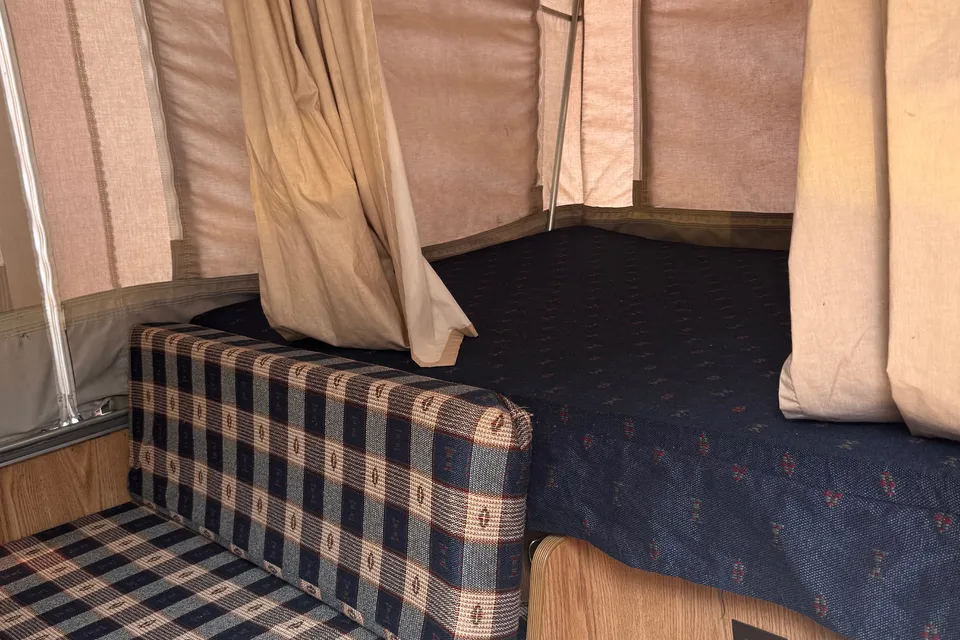 Dutchmen 801 tent trailer