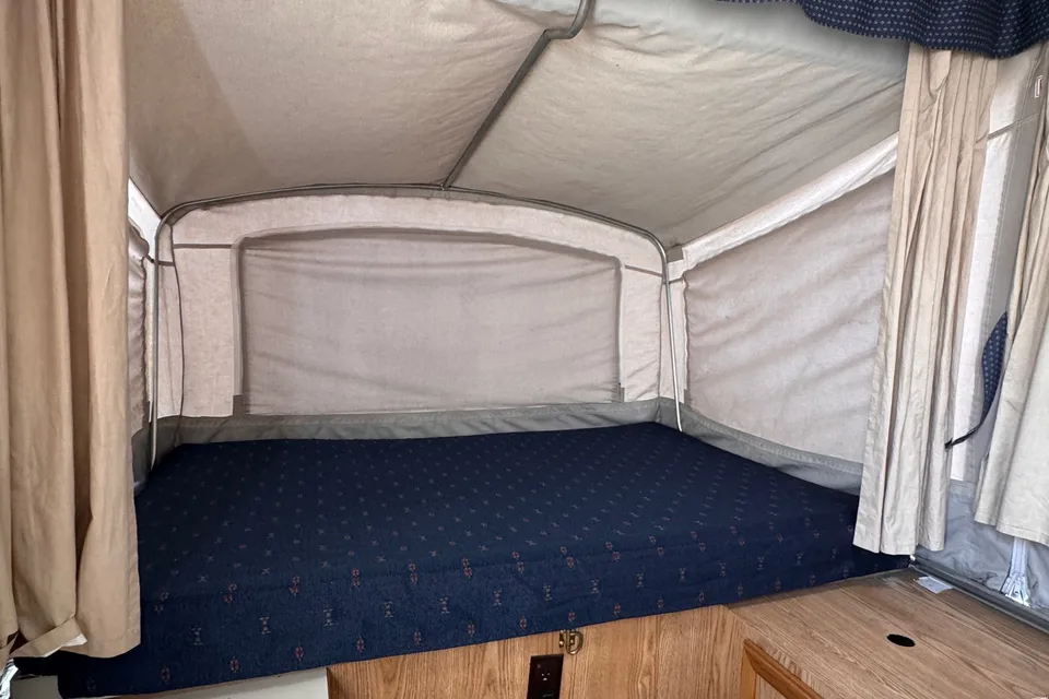 Dutchmen 801 tent trailer