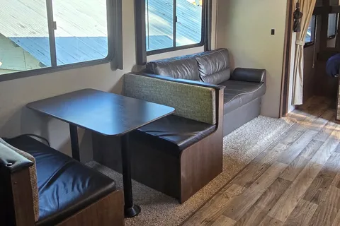 Caleb 's Keystone 26’ Hideout Travel Trailer