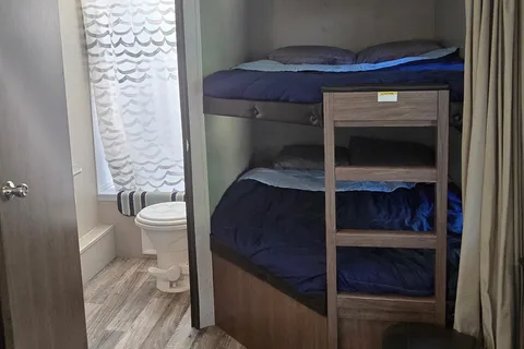Caleb 's Keystone 26’ Hideout Travel Trailer