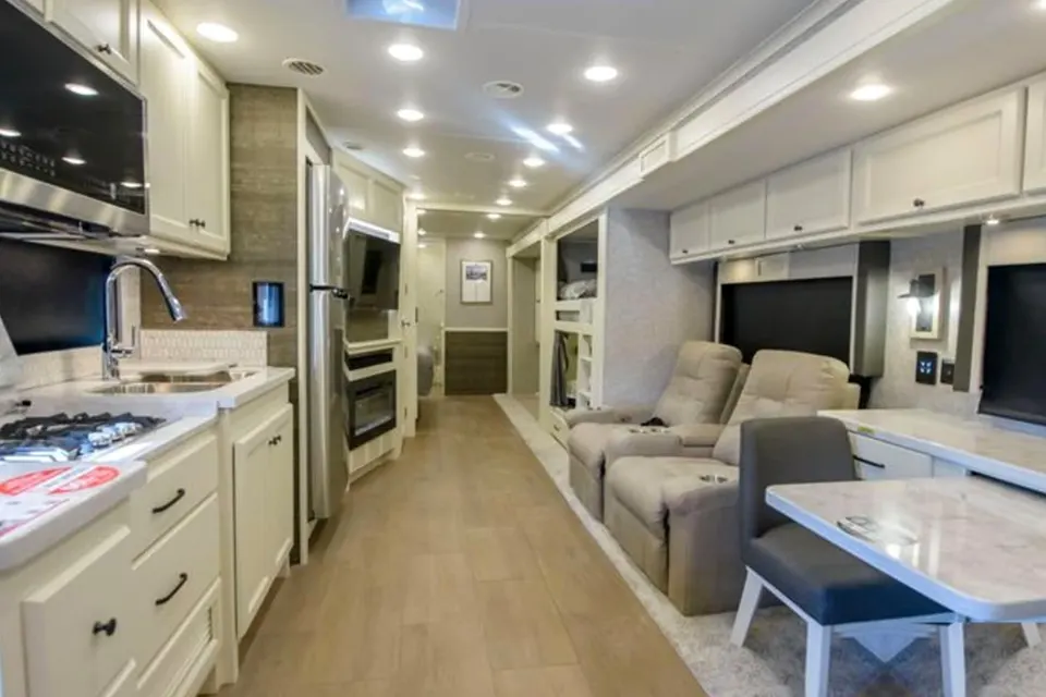 2025 Tiffin Allegro 36UA • Bunks + King • Free Starlink • Delivery