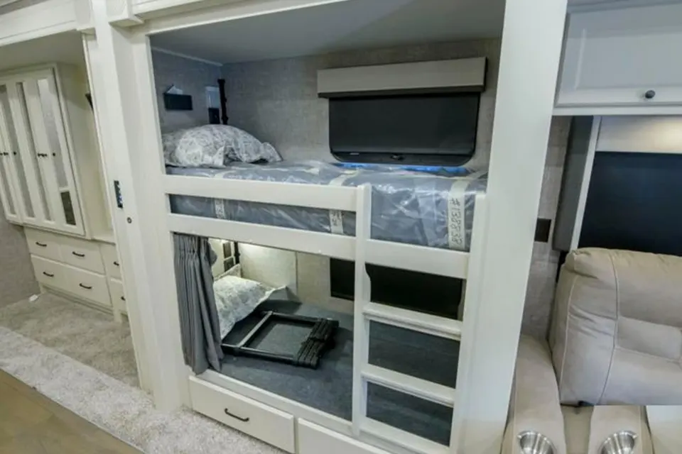 2025 Tiffin Allegro 36UA • Bunks + King • Free Starlink • Delivery