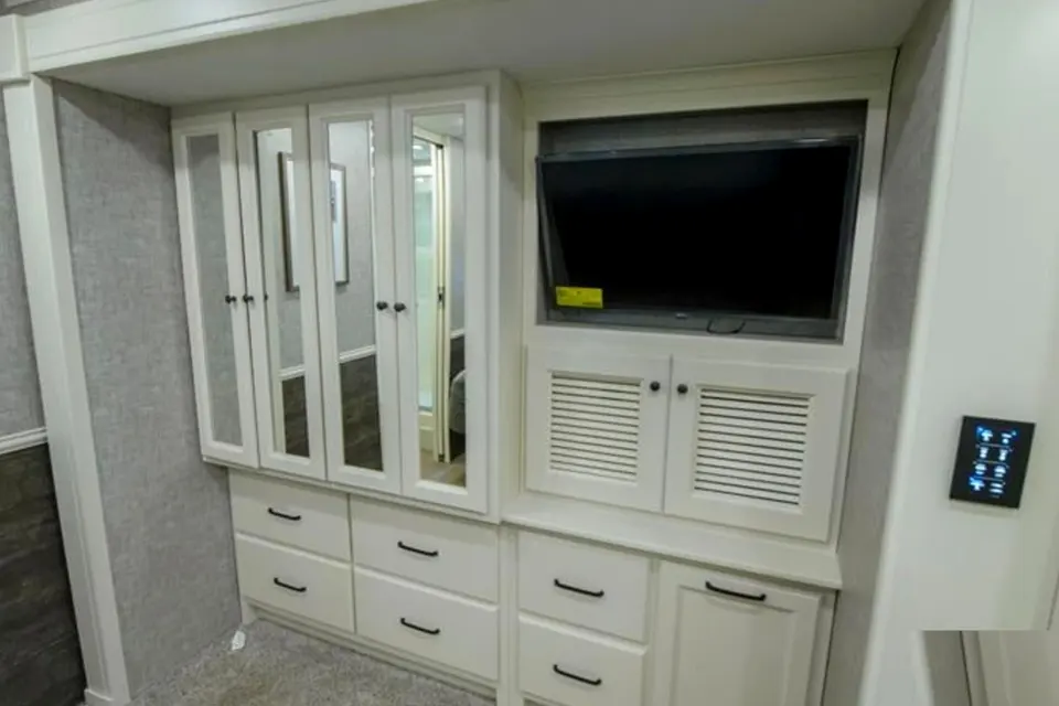 2025 Tiffin Allegro 36UA • Bunks + King • Free Starlink • Delivery