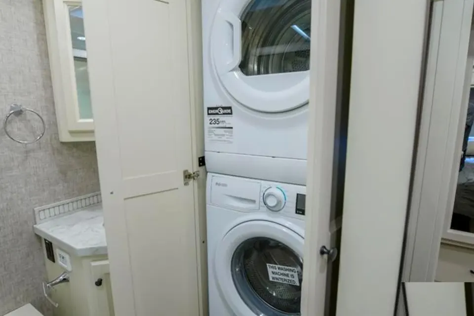 2025 Tiffin Allegro 36UA • Bunks + King • Free Starlink • Delivery